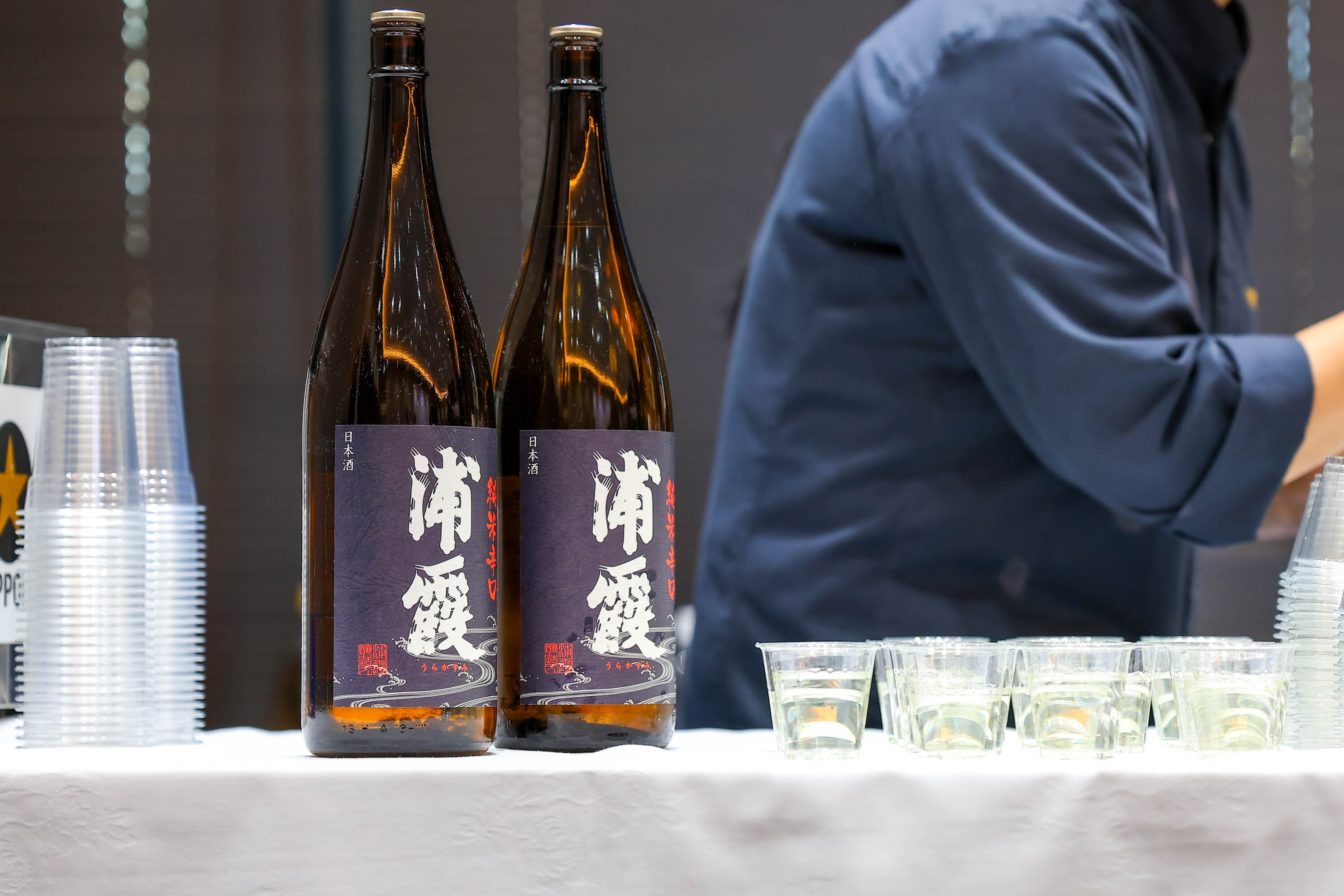 宮城県産の日本酒をご用意し、地域の魅力を伝える懇親会演出