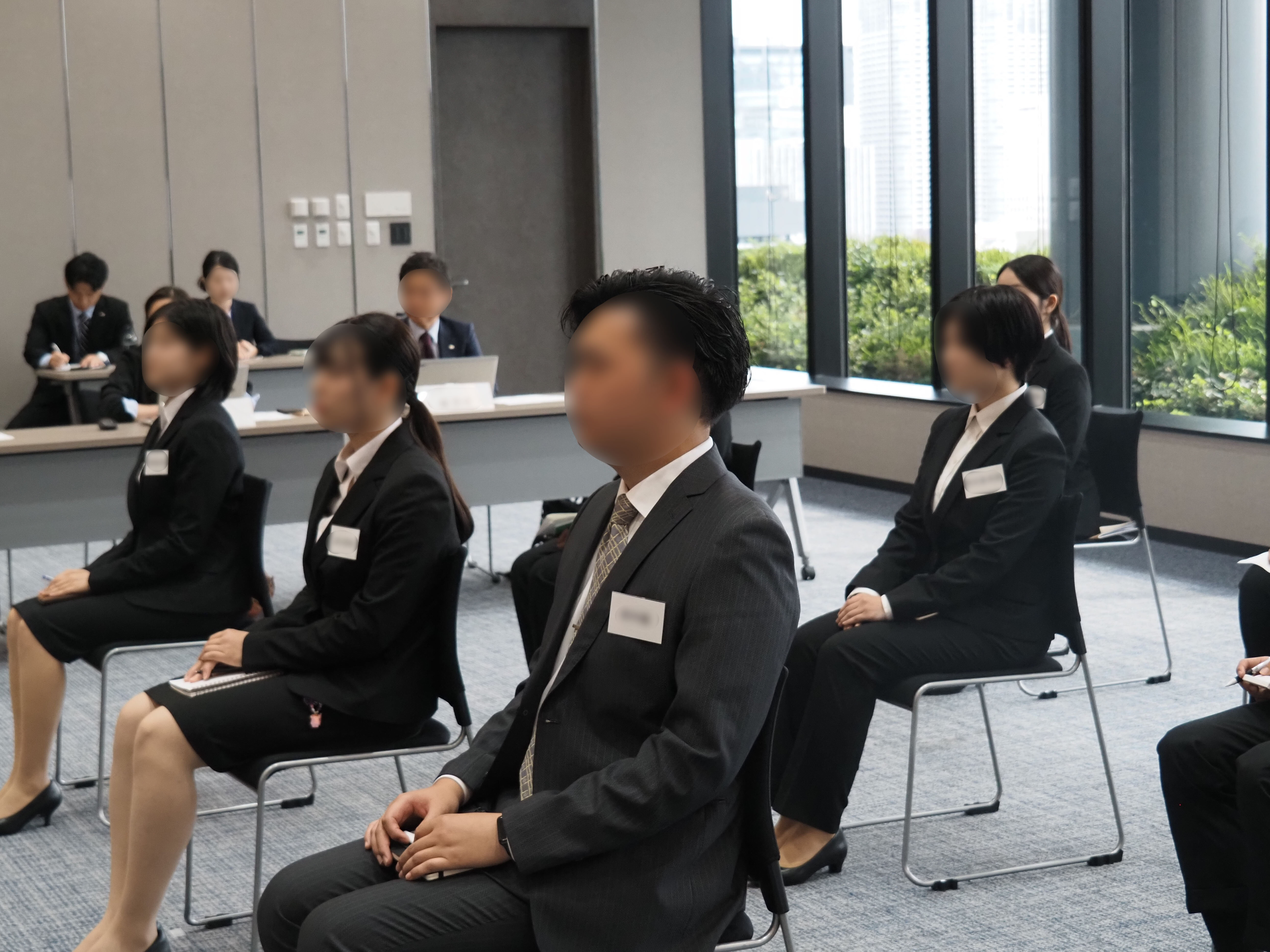 開放感あふれる会場での内定式